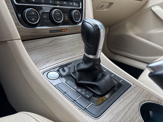 Used 2017 Volkswagen Passat 1.8T SE FWD image 15