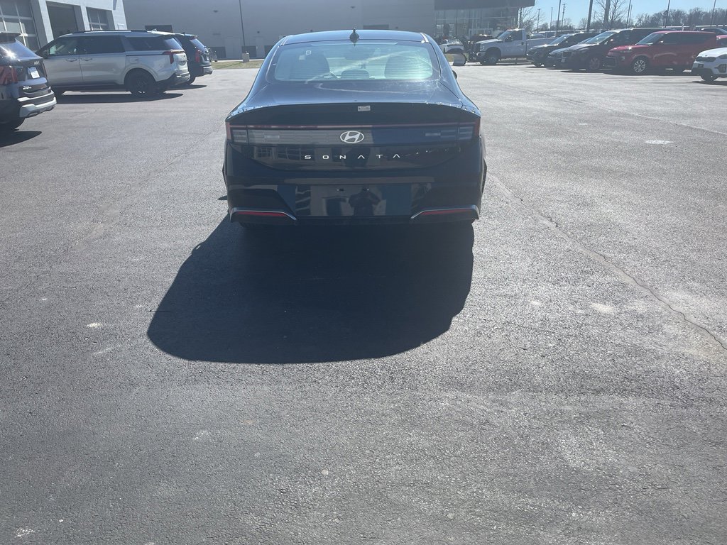 Used 2025 Hyundai Sonata SEL FWD image 5
