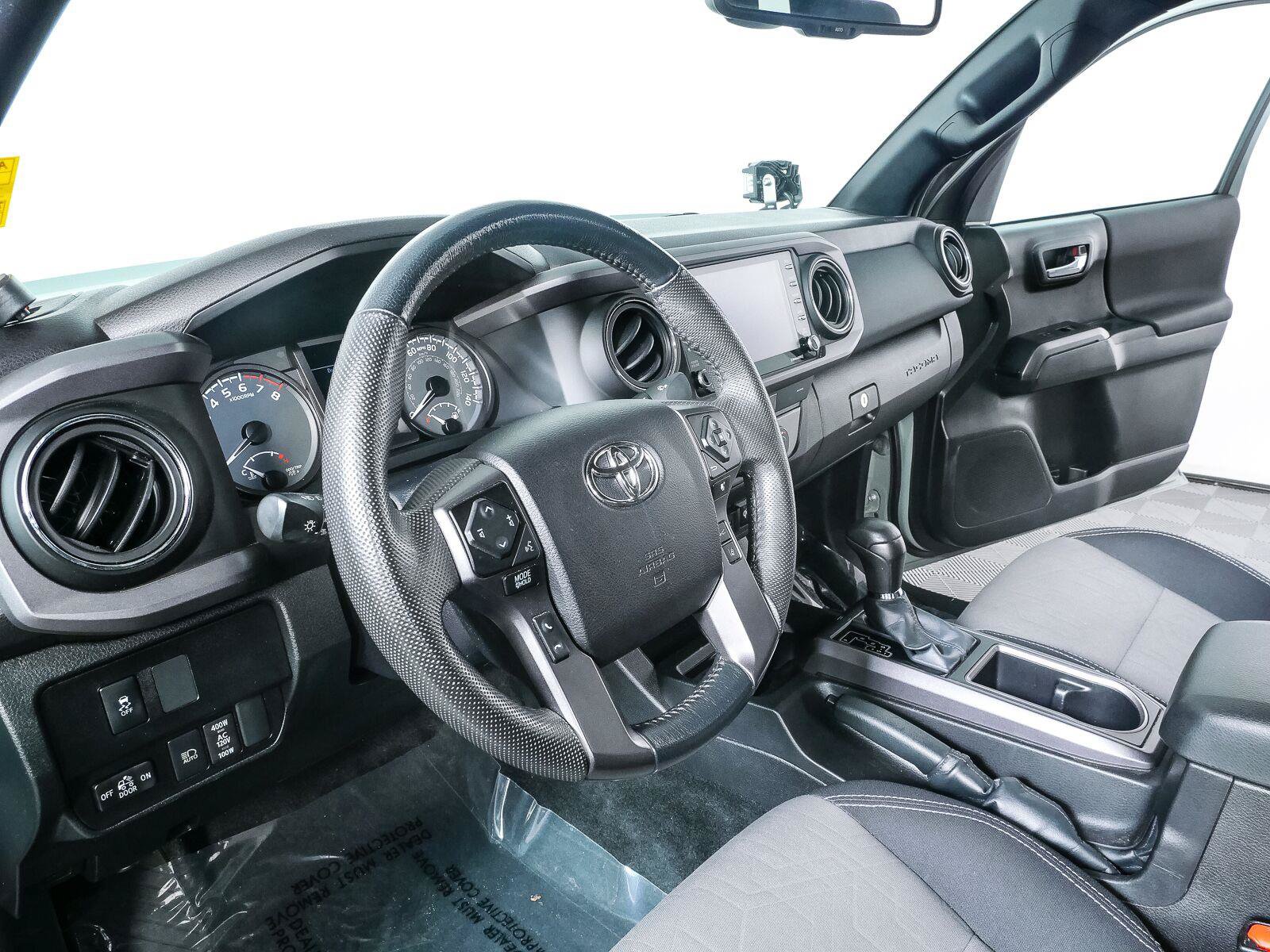 Used 2022 Toyota Tacoma TRD Off-Road AWD/4WD image 4