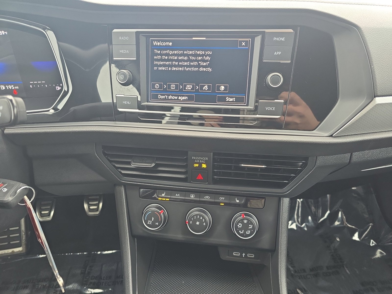 Certified 2024 Volkswagen Jetta Sport image 4