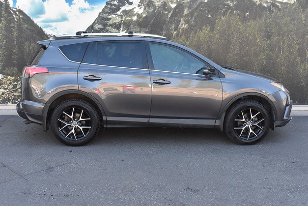 Used 2016 Toyota RAV4 SE AWD/4WD image 2