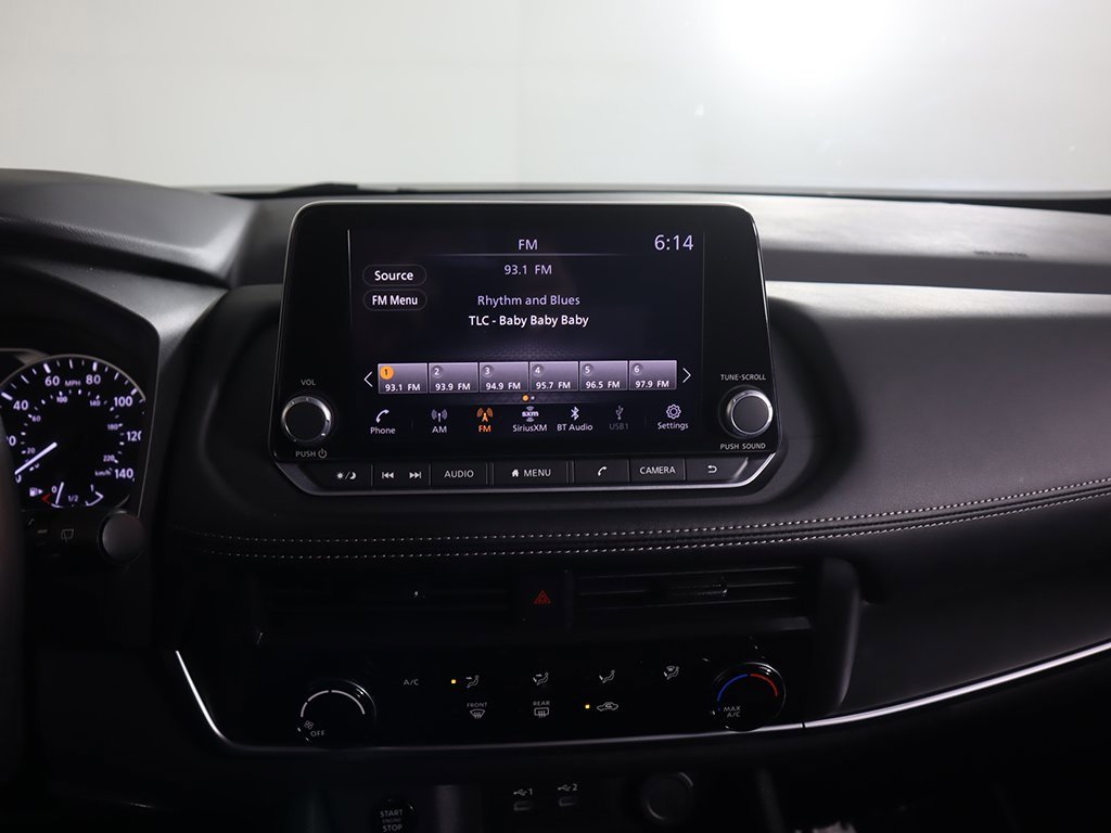 Used 2024 Nissan Rogue S image 38