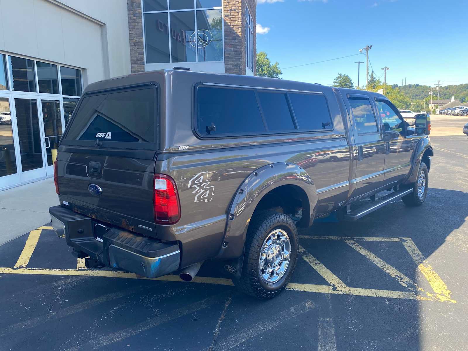 Used 2016 Ford F250 XLT w/ XLT Premium Package AWD/4WD image 4