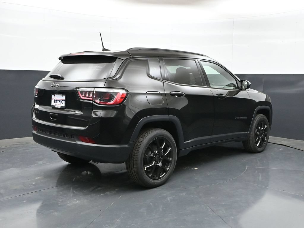 New 2026 Jeep Compass Latitude AWD/4WD image 25