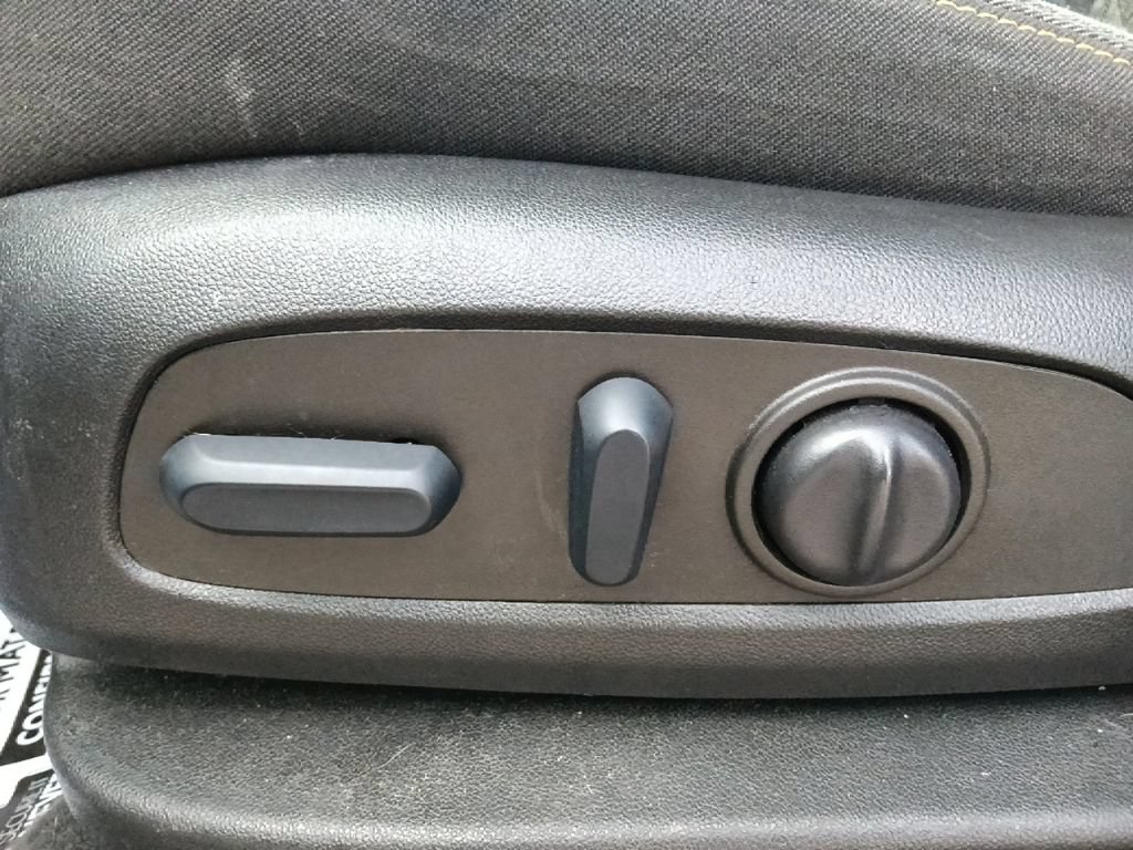 Used 2022 Chevrolet Equinox LT FWD image 17