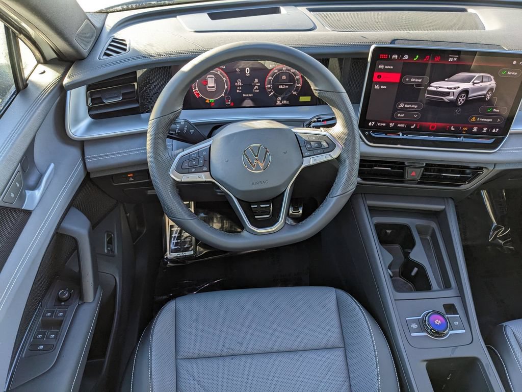 New 2026 Volkswagen Tiguan SE R-Line FWD image 13