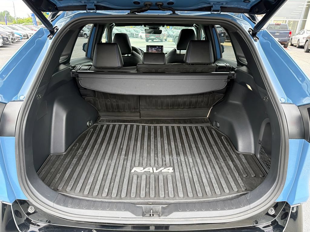 Used 2022 Toyota RAV4 XSE AWD/4WD image 18