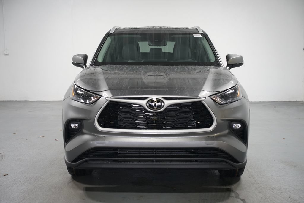 New 2026 Toyota Highlander XLE AWD/4WD image 2