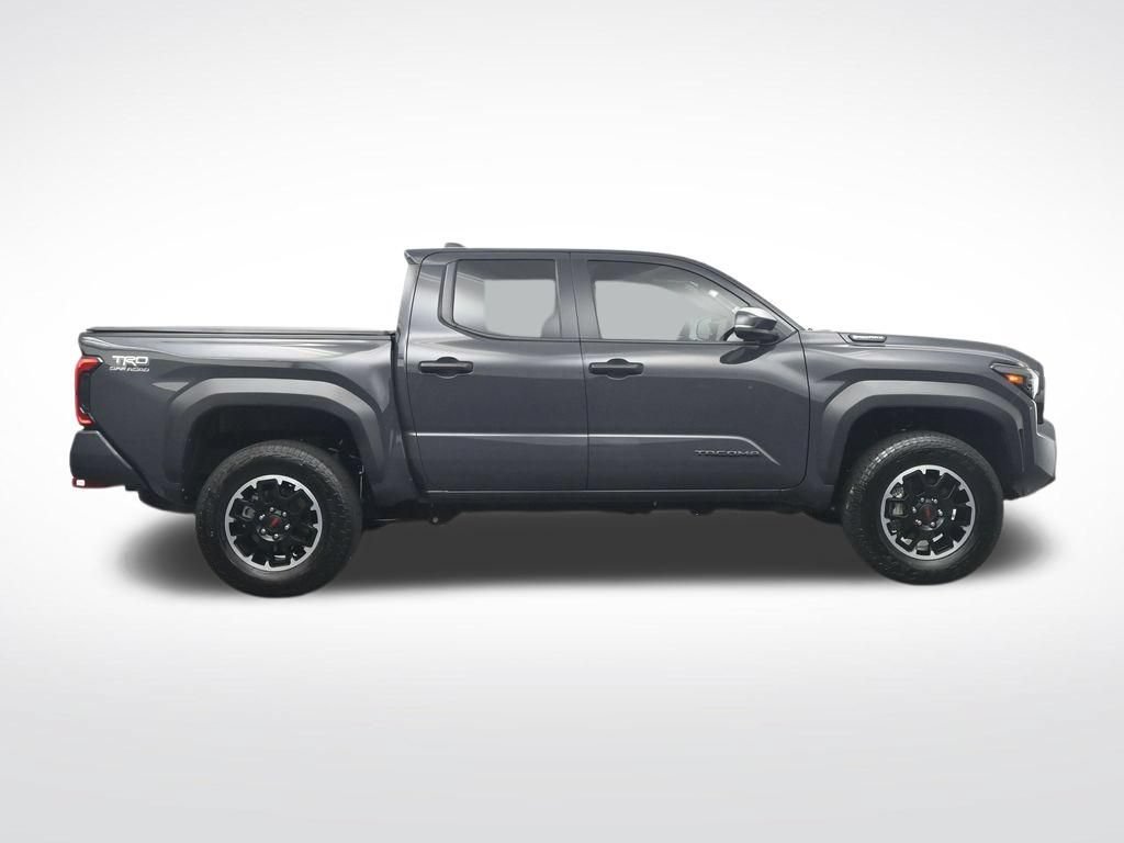Used 2025 Toyota Tacoma TRD Off-Road w/ TRD Off Road Upgrade Package AWD/4WD image 4