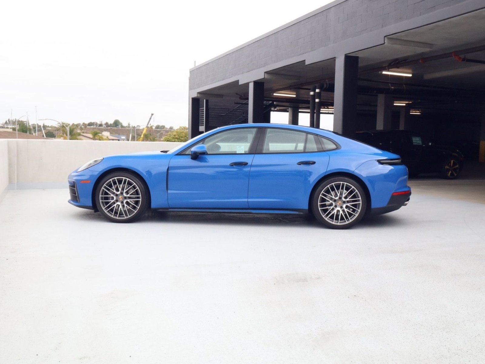 Certified 2024 Porsche Panamera video 2