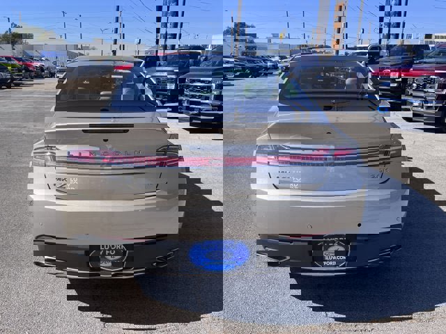 Used 2017 Lincoln MKZ Premiere image 4