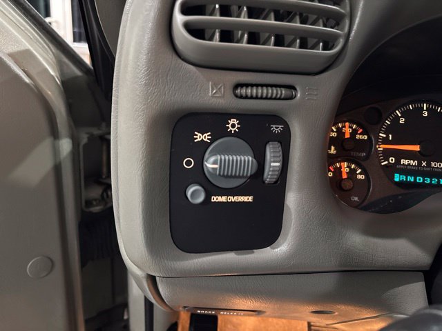 Used 2004 Chevrolet Blazer LS w/ Preferred Equipment Group AWD/4WD image 28