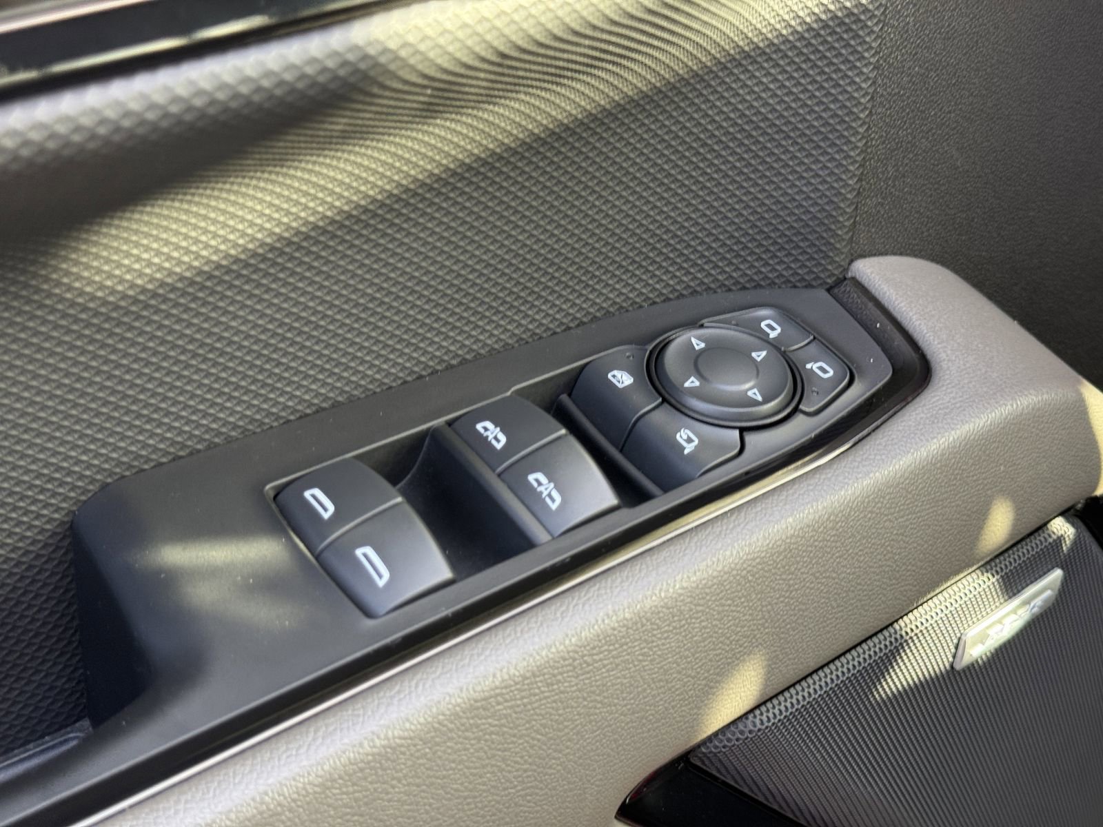 Used 2023 Chevrolet Silverado 1500 ZR2 w/ Technology Package image 19