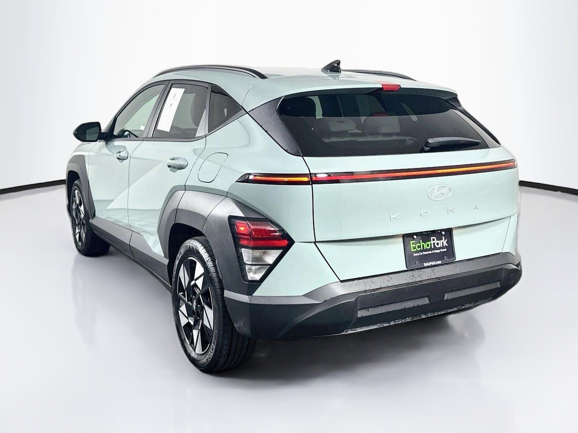 Used 2025 Hyundai Kona SEL FWD image 5