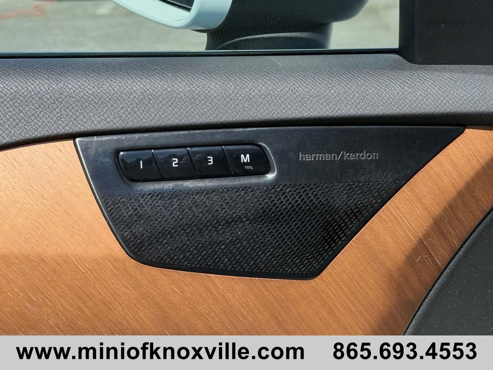 Used 2021 Volvo XC90 T8 Inscription Expression w/ Climate Package image 14