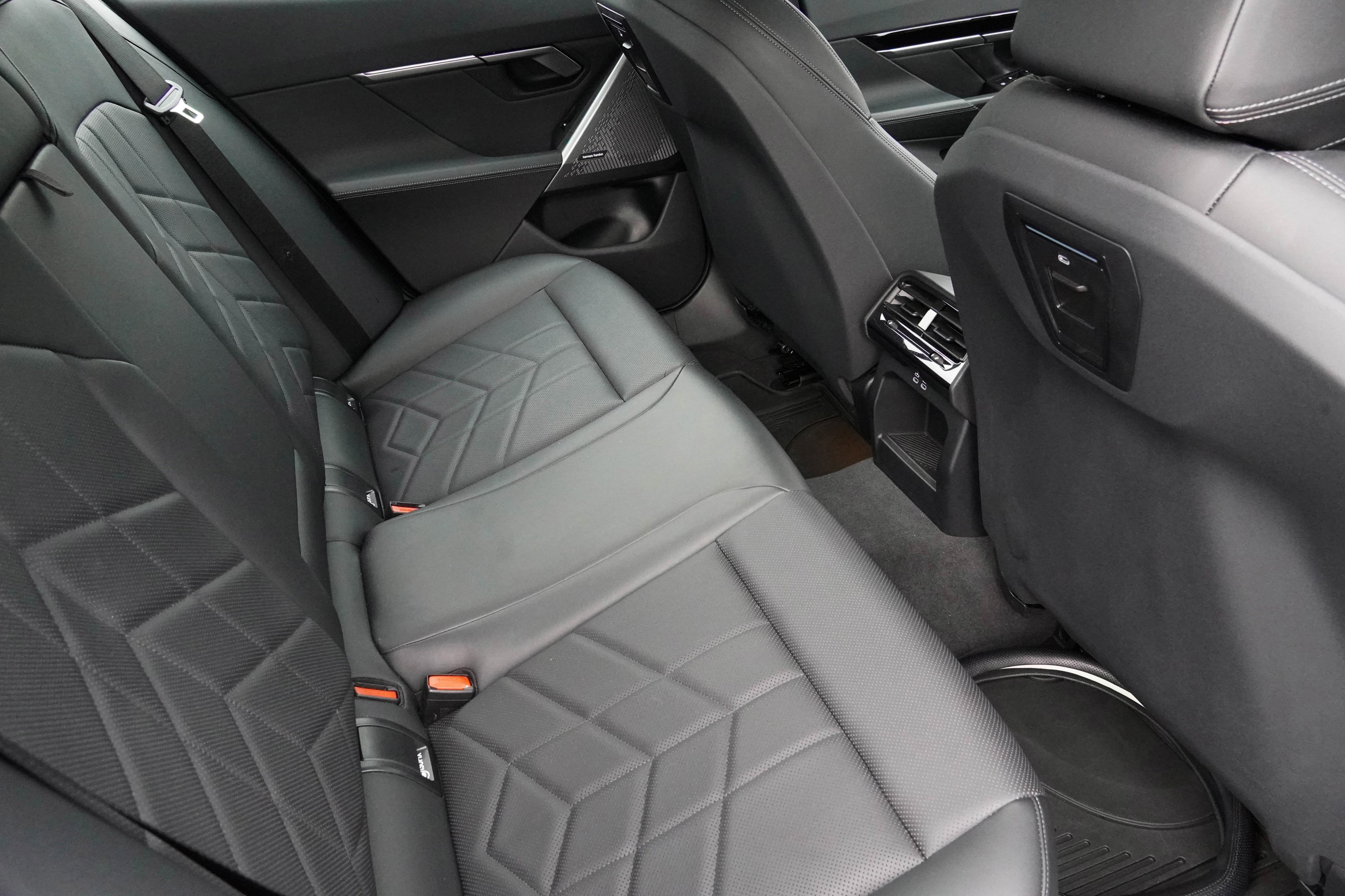 Certified 2024 BMW 530i 530i image 34