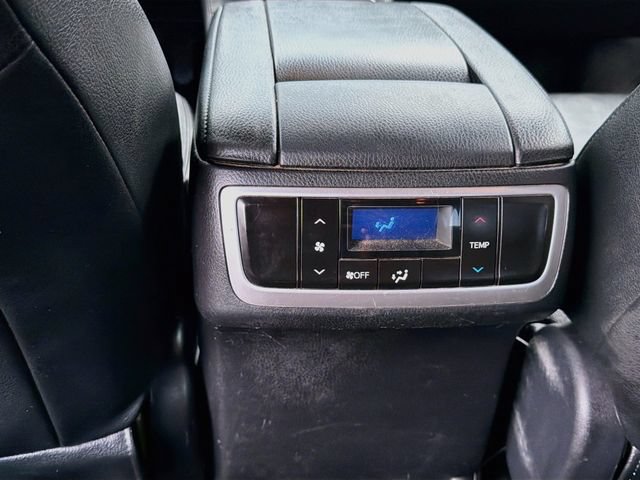 Used 2019 Toyota Highlander LE FWD image 19