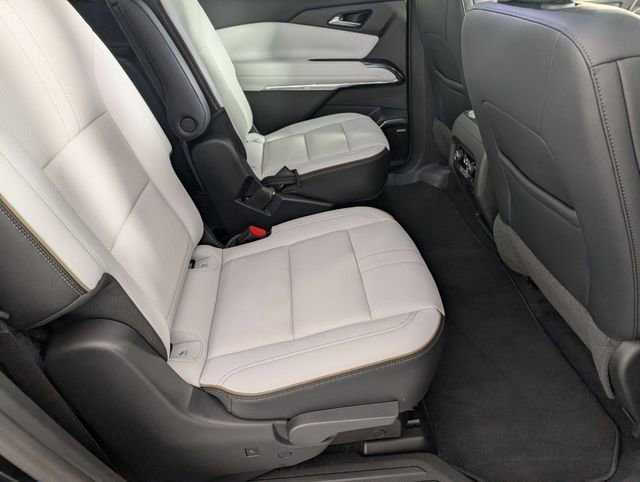 Used 2024 Chevrolet Traverse RS image 32