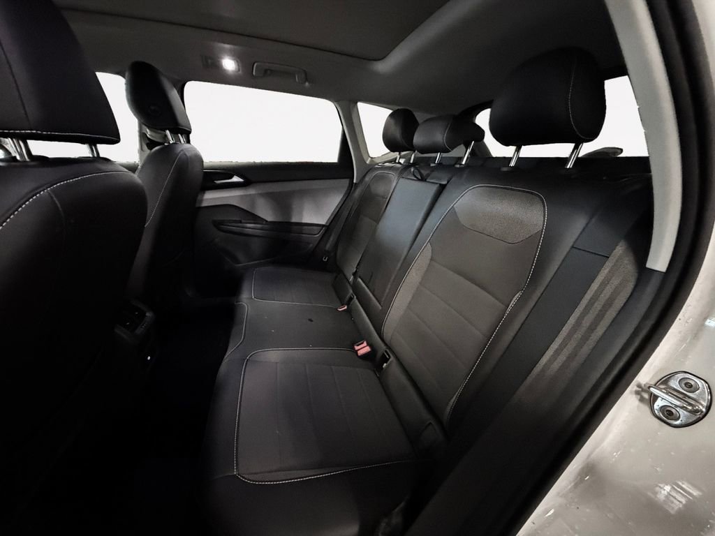 Used 2023 Volkswagen Taos SE w/ Panoramic Sunroof Package FWD image 12