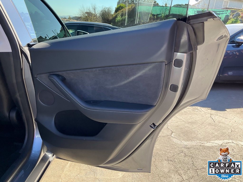 Used 2025 Tesla Model Y Performance AWD/4WD image 58