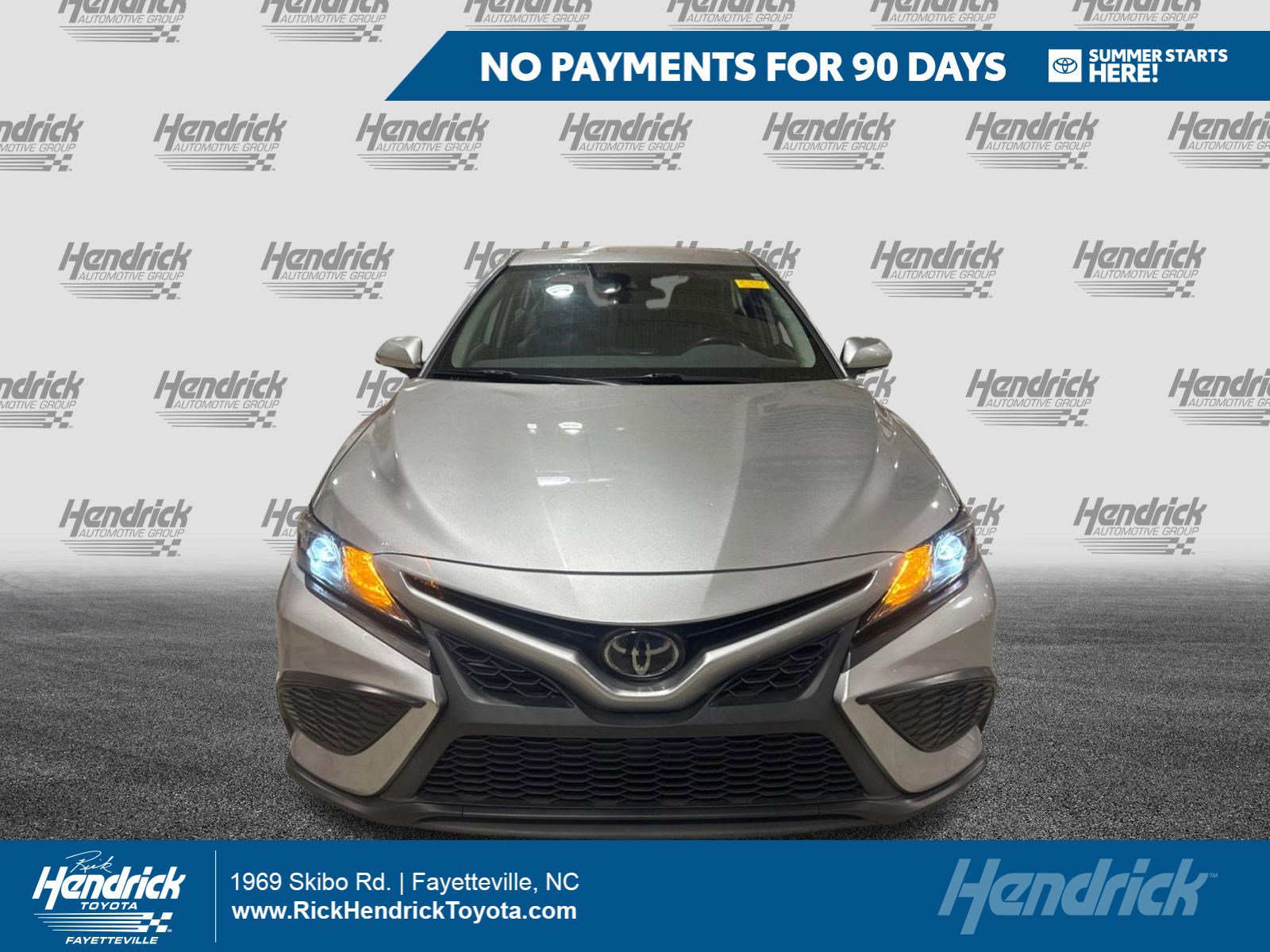 Used 2023 Toyota Camry SE FWD image 1