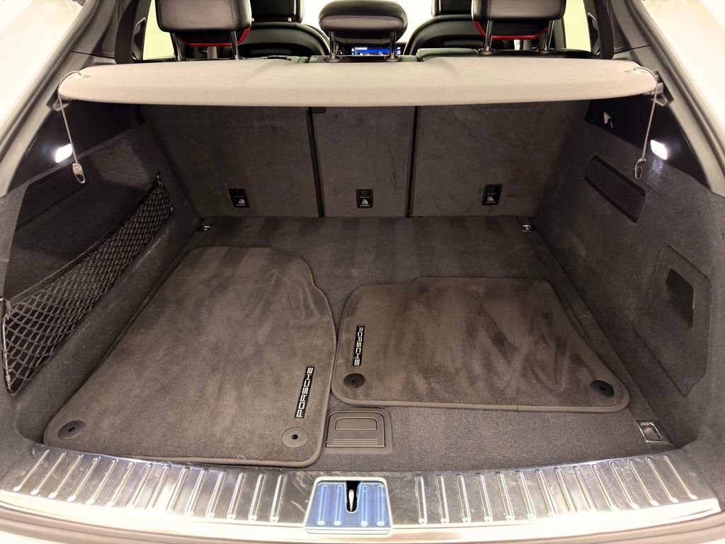 Used 2024 Porsche Cayenne Coupe image 36