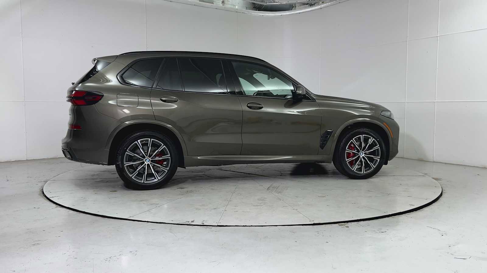 New 2026 BMW X5 xDrive40i w/ M Sport Package image 9