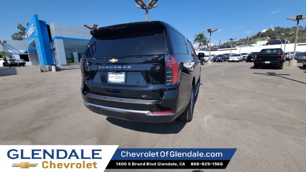 Certified 2025 Chevrolet Suburban LT AWD/4WD image 7