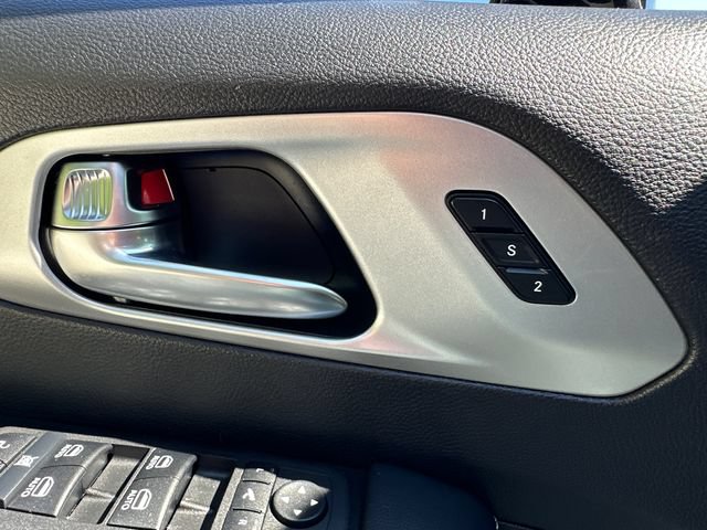 Used 2025 Chrysler Pacifica Limited AWD/4WD image 28