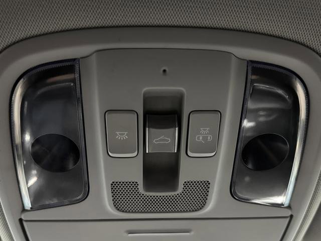 Used 2019 Kia Optima SX image 25