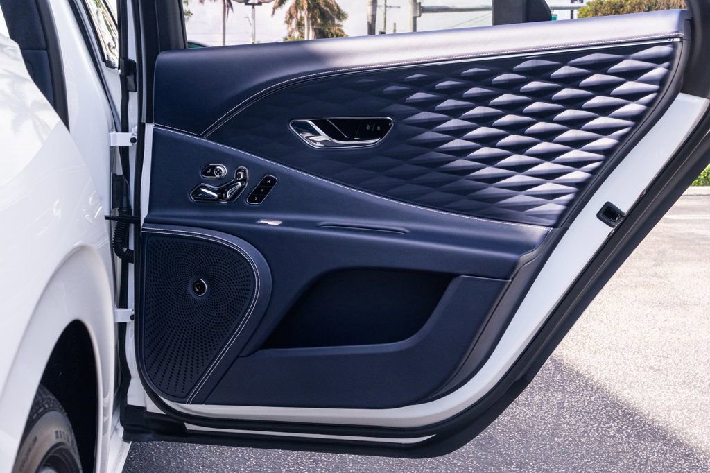 Used 2023 Bentley Flying Spur Azure image 36