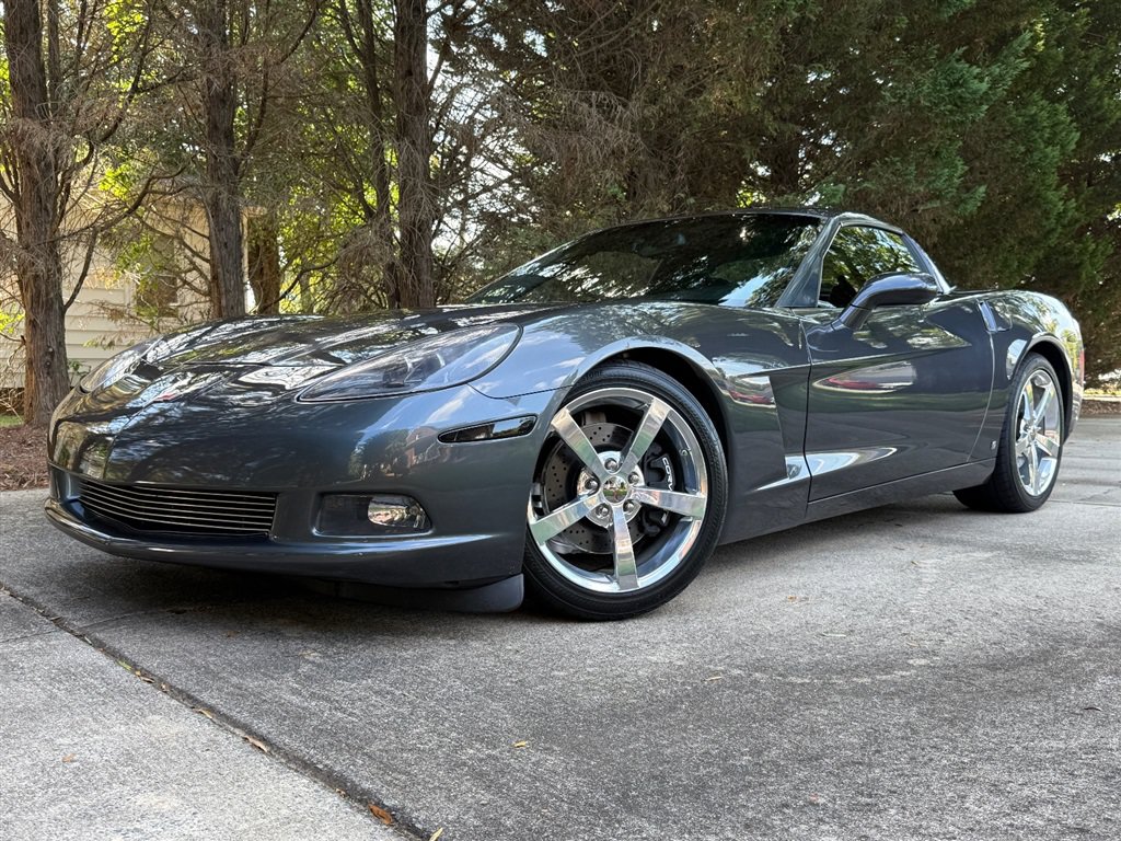 Used 2009 Chevrolet Corvette Coupe RWD image 2
