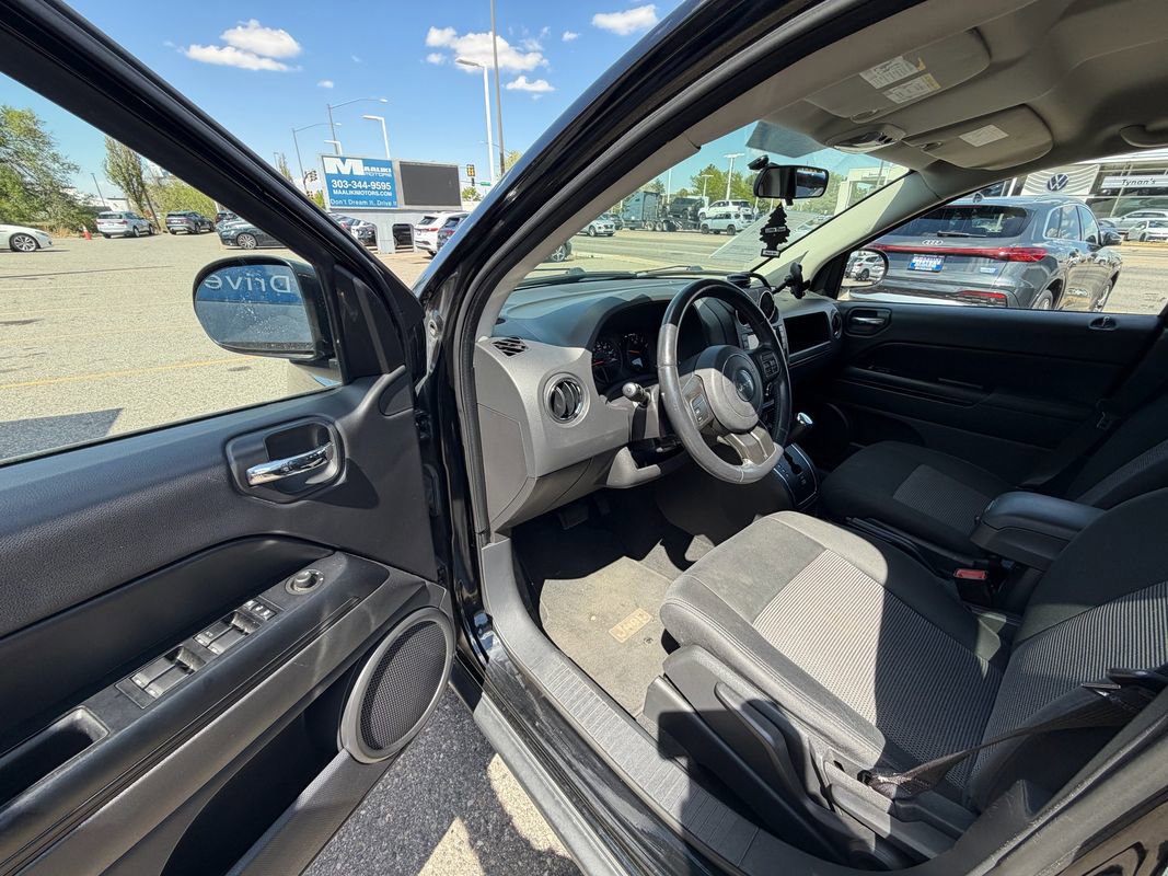 Used 2012 Jeep Compass Latitude AWD/4WD image 16