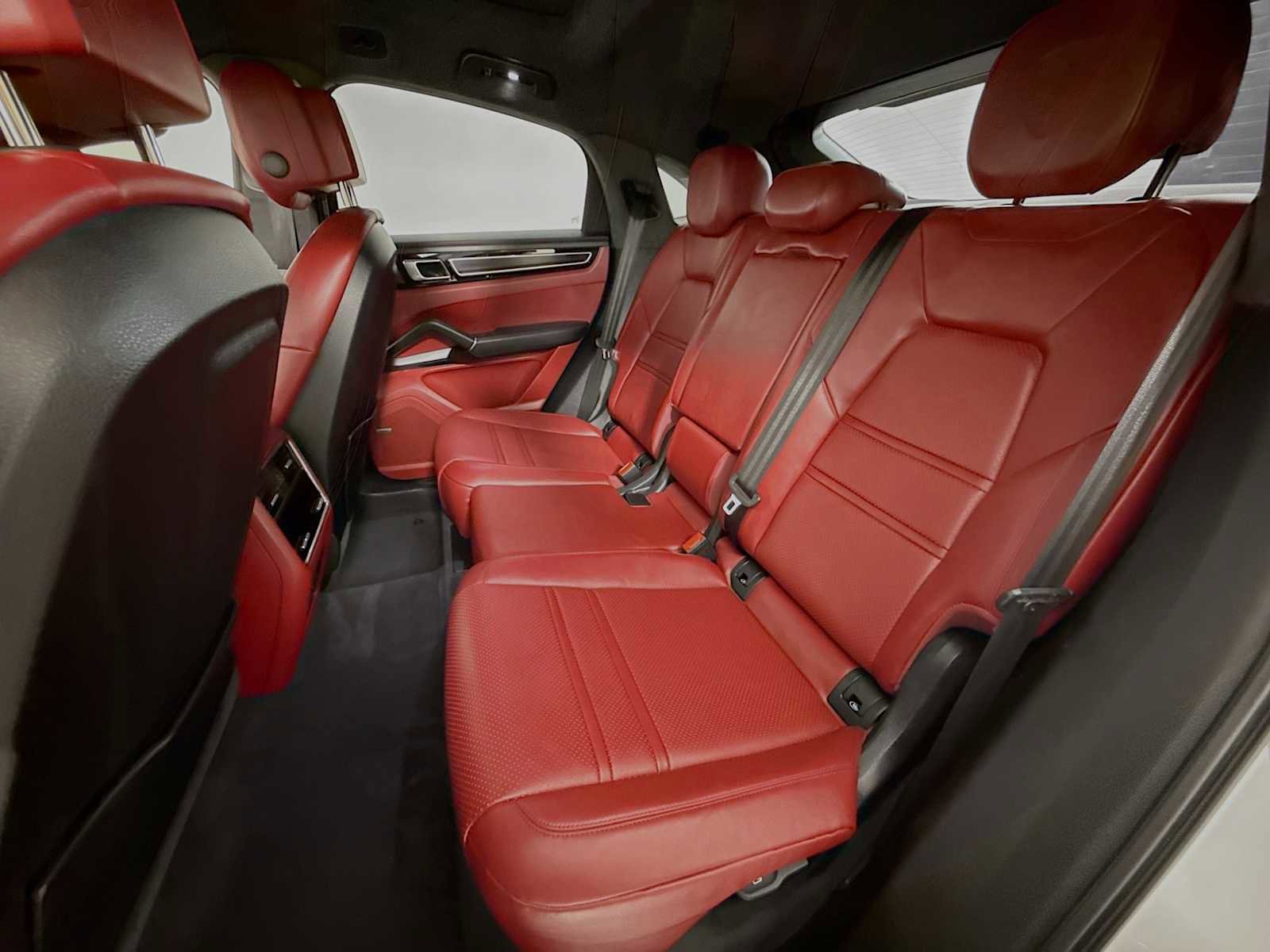 Certified 2023 Porsche Cayenne GTS AWD/4WD image 22