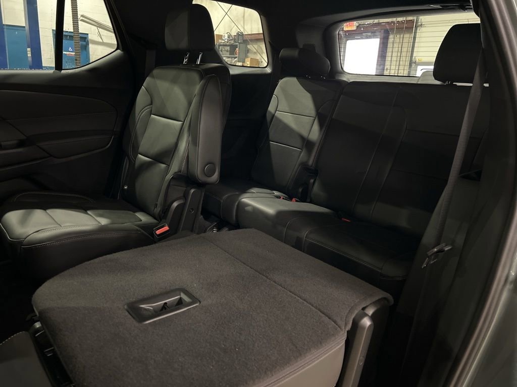 Used 2023 Chevrolet Traverse LT w/ LPO, Floor Liner Package image 36