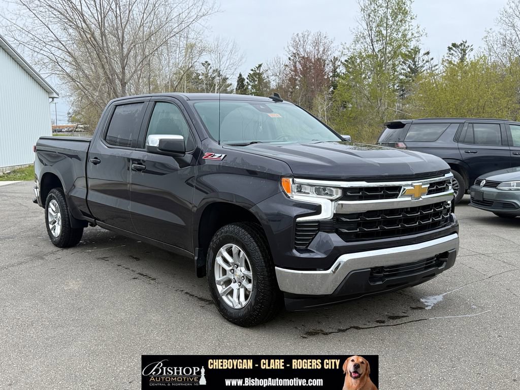 Used 2022 Chevrolet Silverado 1500 LT w/ Z71 Off-Road Package AWD/4WD image 8