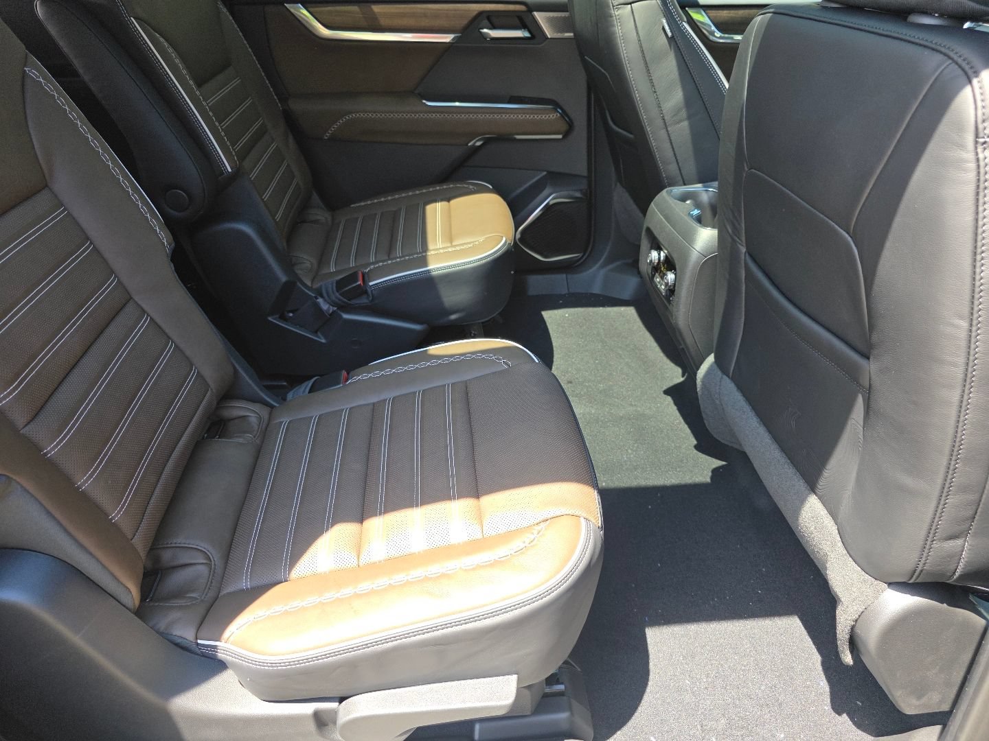 New 2026 GMC Acadia Denali Ultimate AWD/4WD image 23