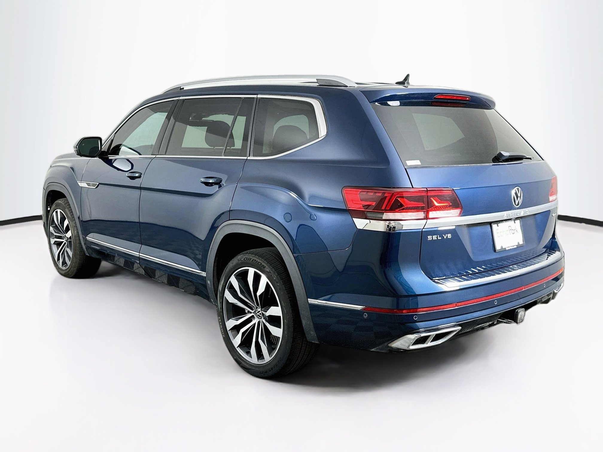 Used 2023 Volkswagen Atlas SEL Premium AWD/4WD image 5