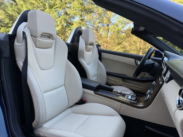 Used 2016 Mercedes-Benz SLK 300 image 28