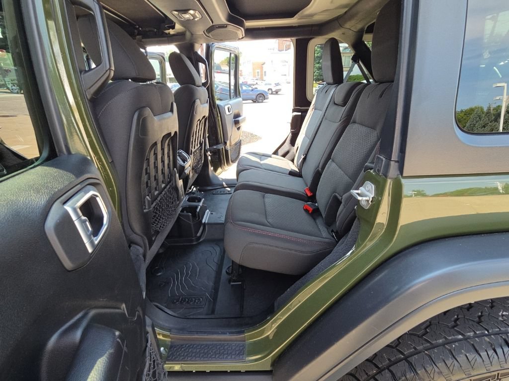 Certified 2021 Jeep Wrangler Unlimited Rubicon AWD/4WD image 23