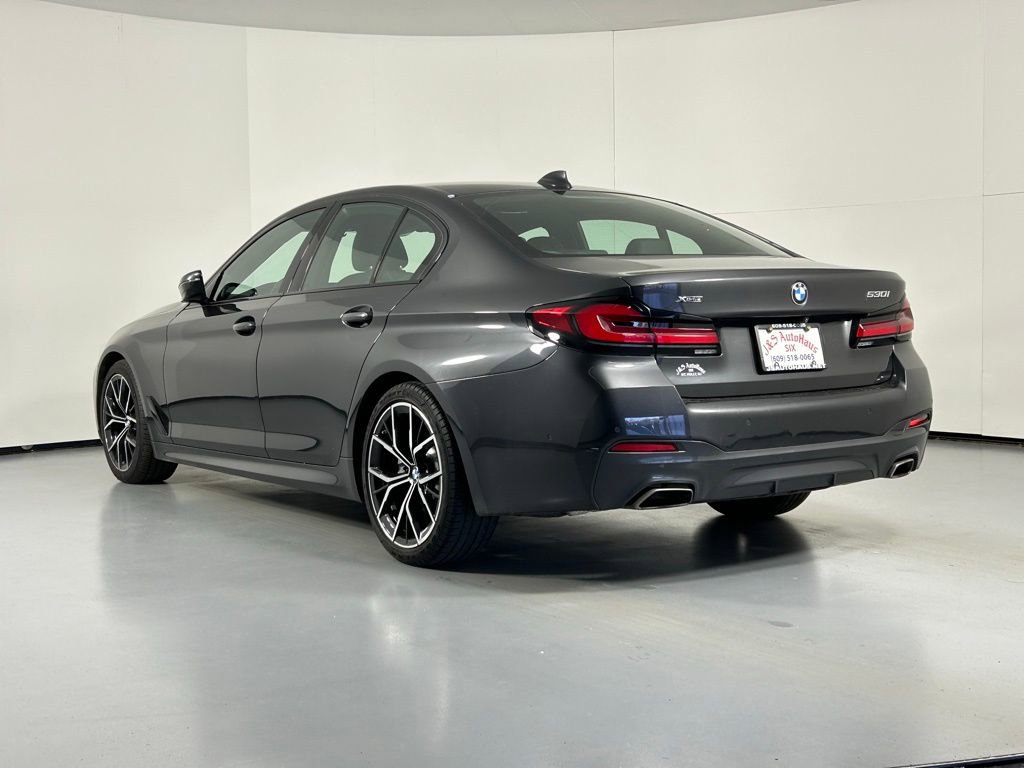 Used 2023 BMW 530i xDrive w/ M Sport Package image 5