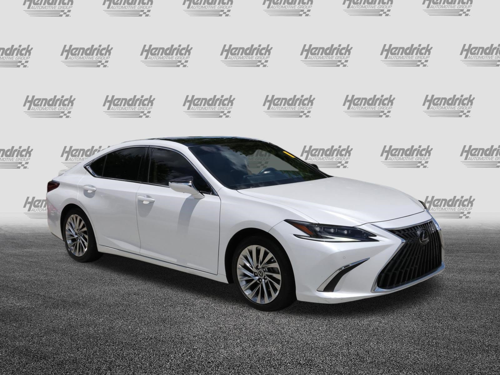 Used 2022 Lexus ES 350 Ultra Luxury w/ Accessory Package 2 FWD image 2