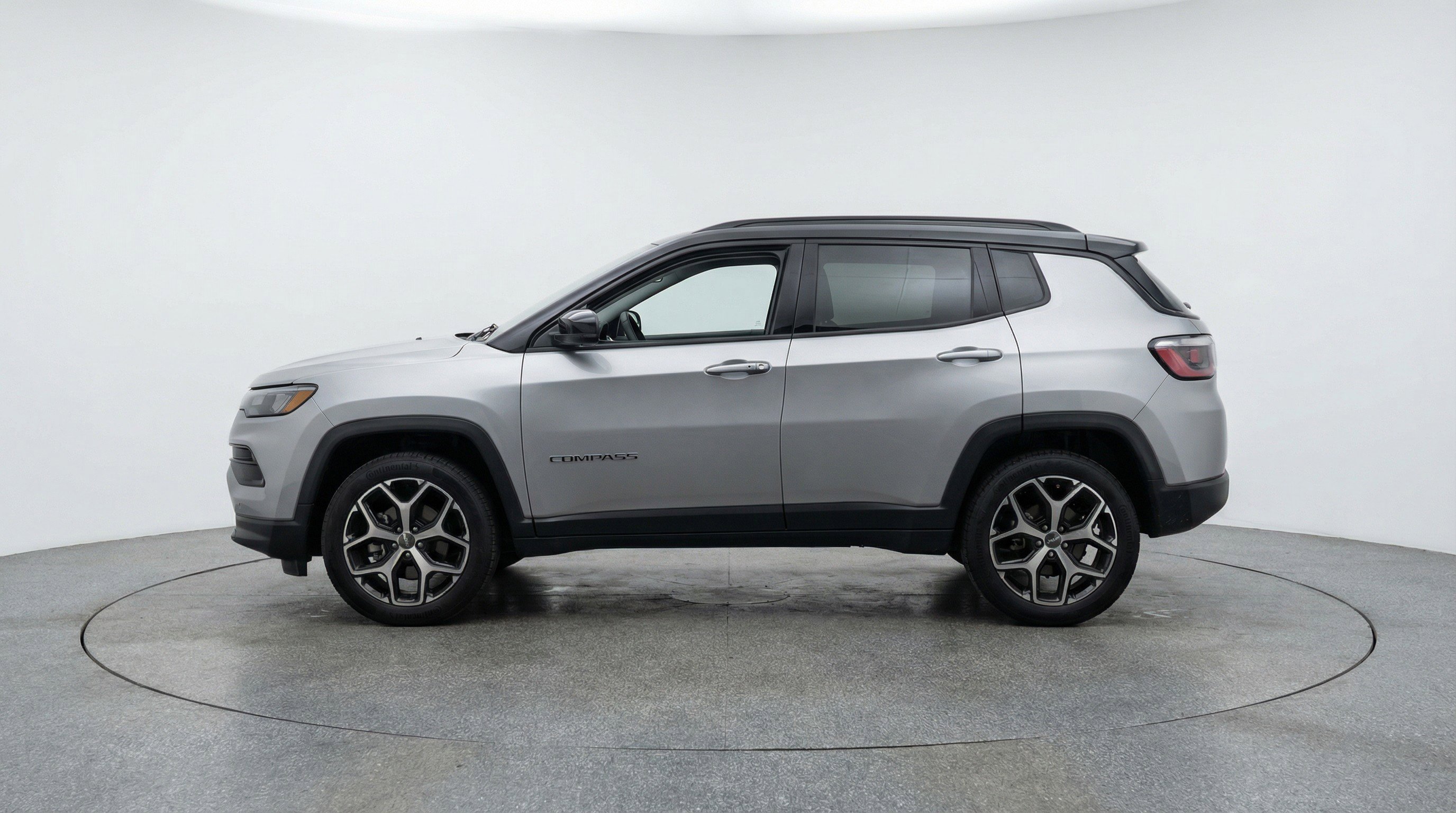 Used 2025 Jeep Compass Limited image 5