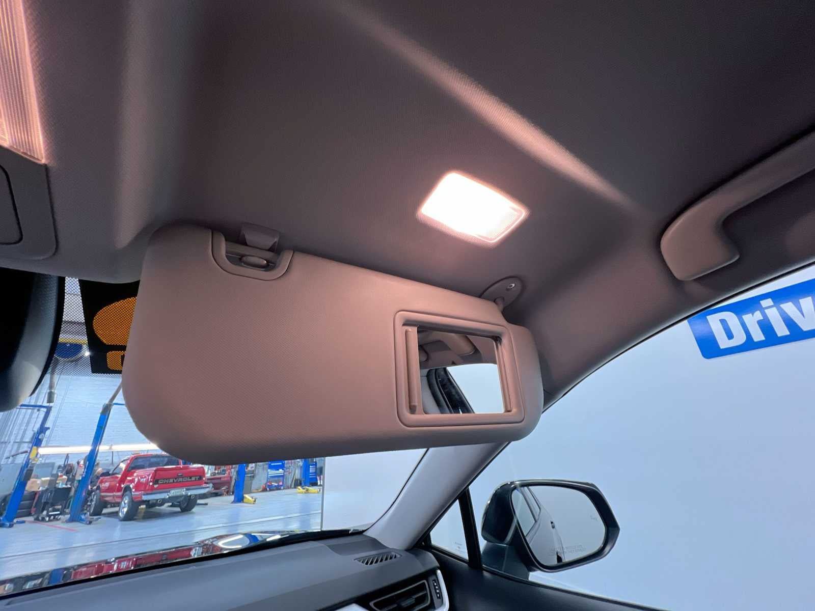 Used 2021 Toyota RAV4 XLE AWD/4WD image 34