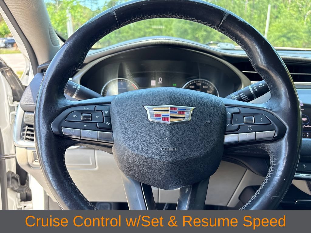 Used 2020 Cadillac XT4 Premium Luxury w/ Cold Weather Package FWD image 11