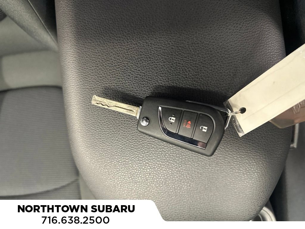 Used 2023 Toyota RAV4 LE AWD/4WD image 32