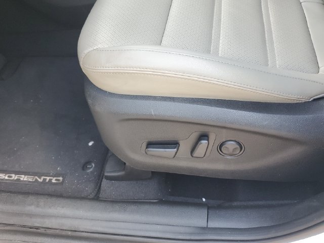 Used 2018 Kia Sorento EX FWD image 18