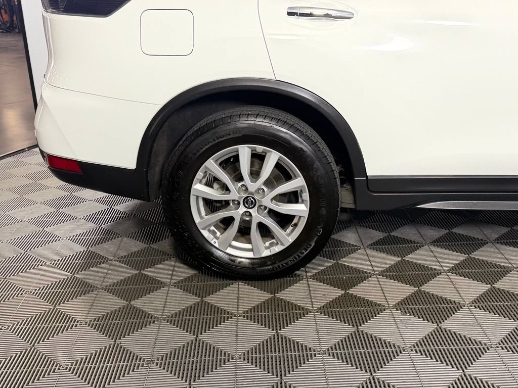 Used 2020 Nissan Rogue SV FWD image 43