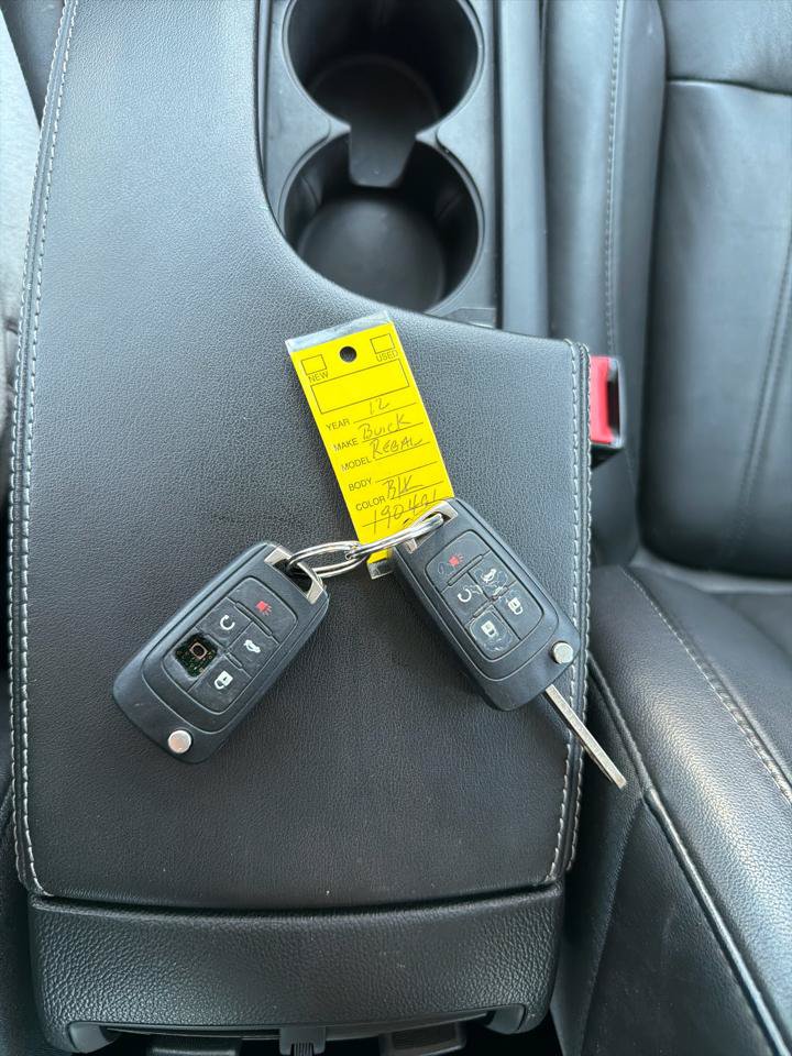 Used 2012 Buick Regal Premium FWD image 28