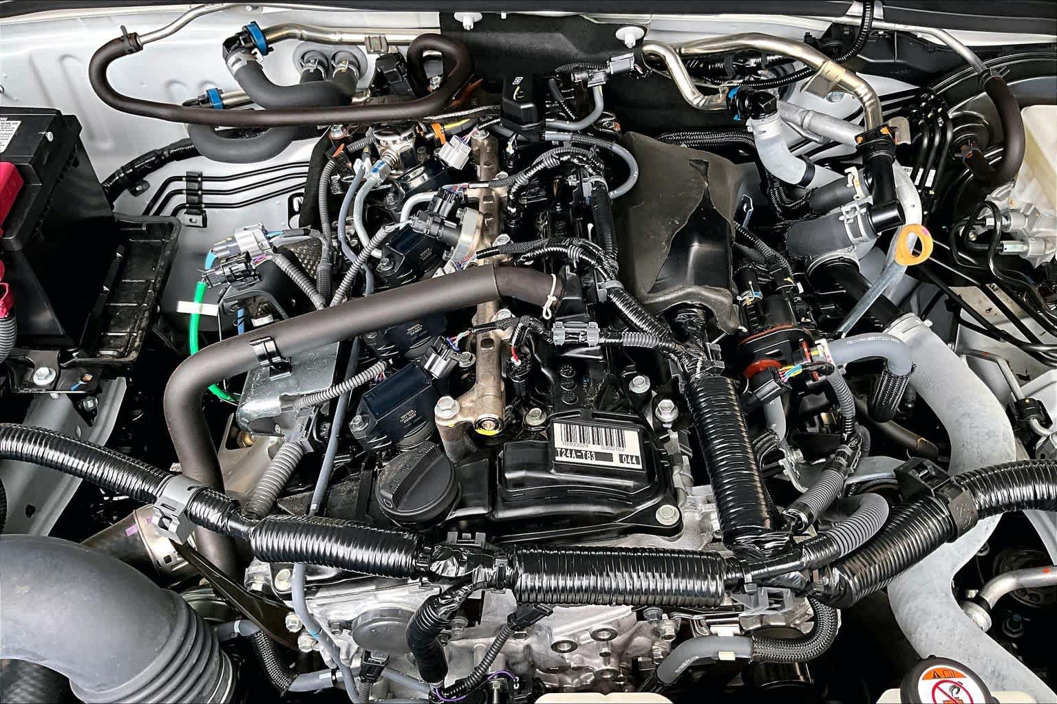 Certified 2024 Toyota Tacoma SR AWD/4WD image 33